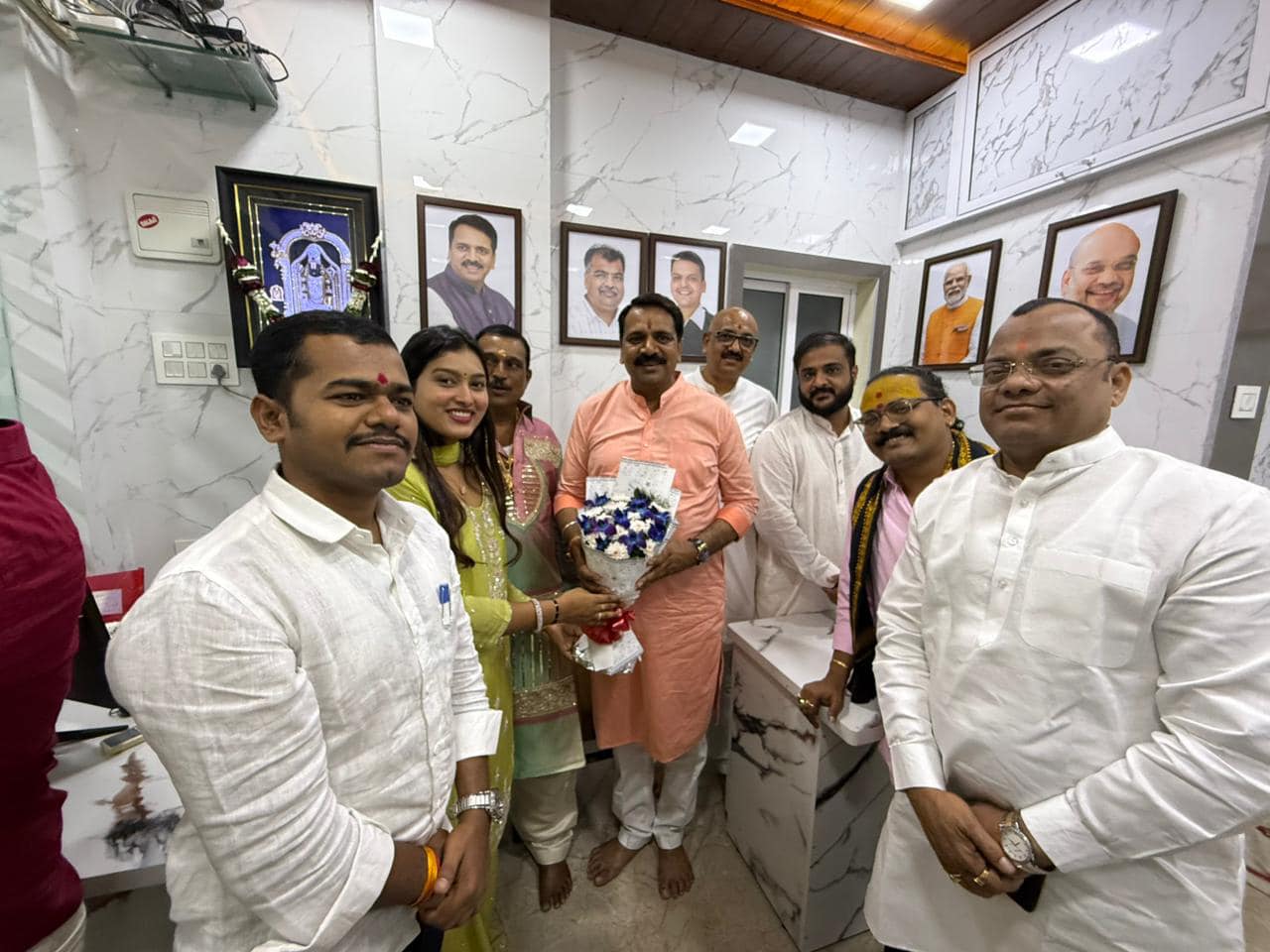 भाजपा जिल्हा सचिव कु. आकांक्षा शंकर विरकर यांच्या प्रभाग क्र 10 मधील भारतीय जनता पार्टी जनसंपर्क कार्यालय चा उद्घाटन सोहळा माझ्या हस्ते संपन्न झाला