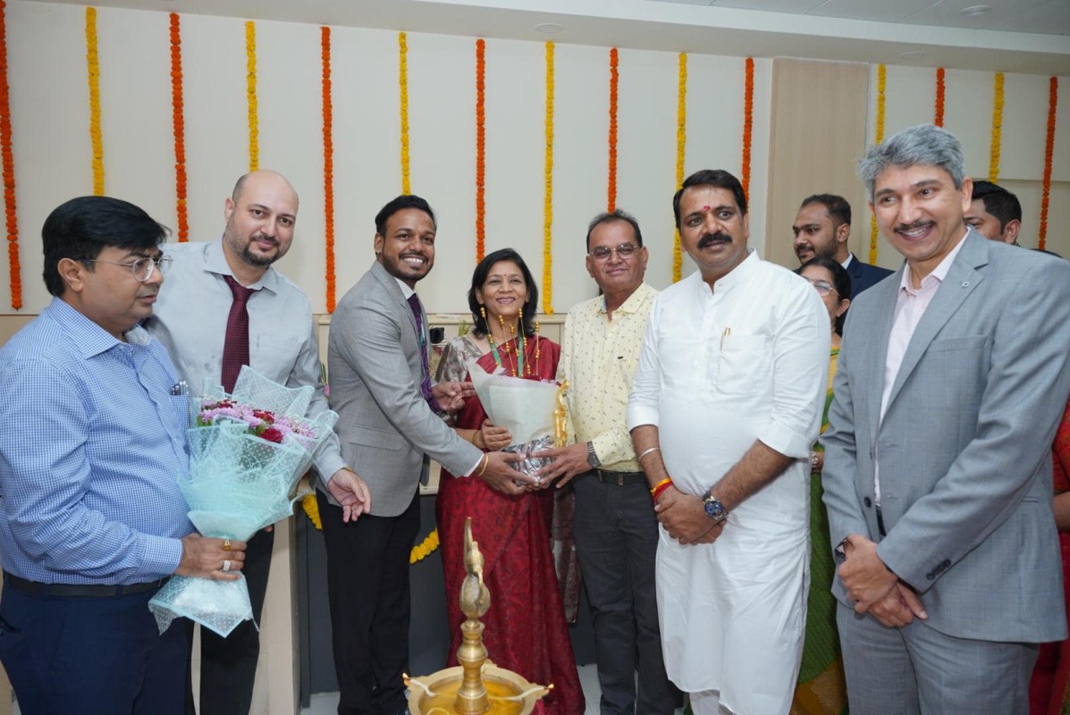 भयंदर पश्चिम में आईडीबीआई बैंक की नई शाखा का उद्घाटन किया