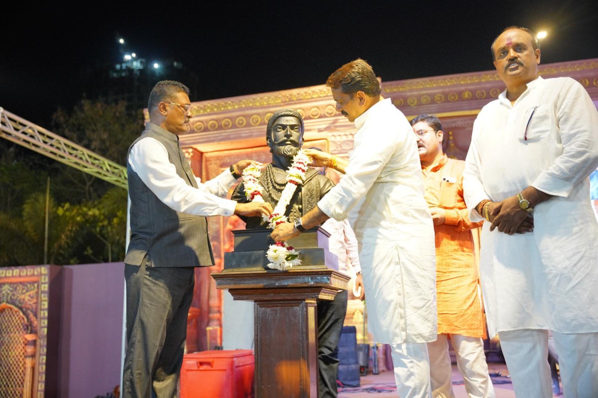 परिवहन मंत्री श्री प्रतापजी सरनाईक द्वारा मीरा रोड स्थित चैत्र नवरात्रि महोत्सव